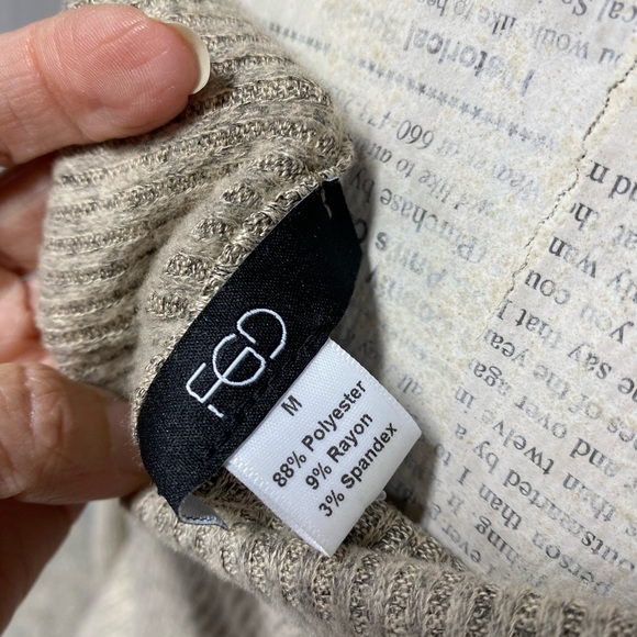 Grey FGD Sweater, Size M NWOT - Picture 3 of 4